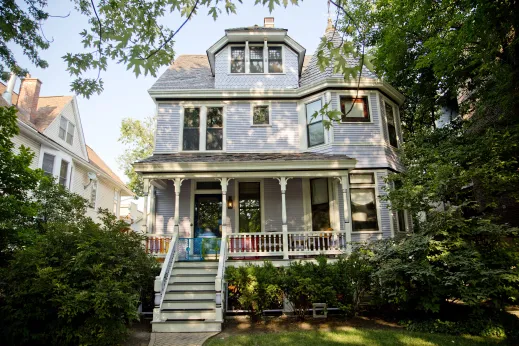 Vintage Victoria style rental house and front porch in Ravenswood Chicago