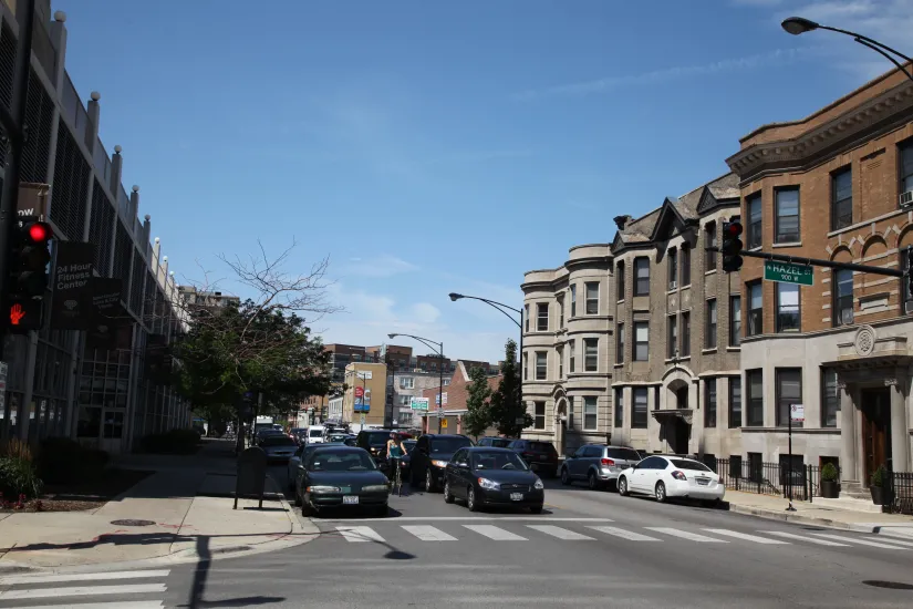 stretch of street in uptown chicago