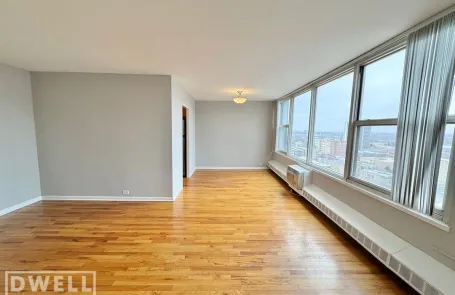 1 Bedroom Edgewater Apartment