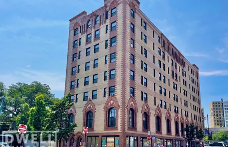 Studio Uptown Apartment
