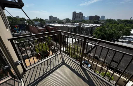 2 Bedroom Rogers Park Apartment