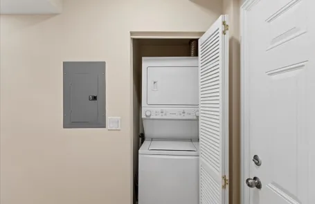 2 Bedroom Irving Park Apartment