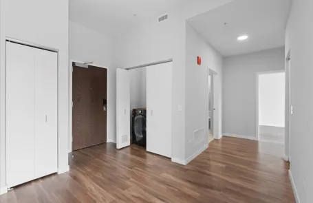 2 Bedroom Ravenswood Apartment