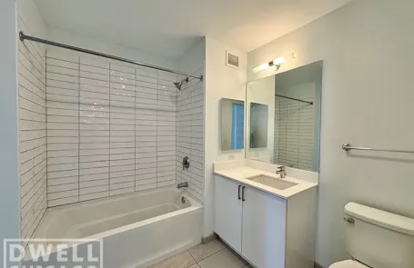 2 Bedroom West Loop Apartment