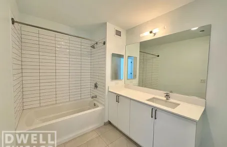 2 Bedroom West Loop Apartment