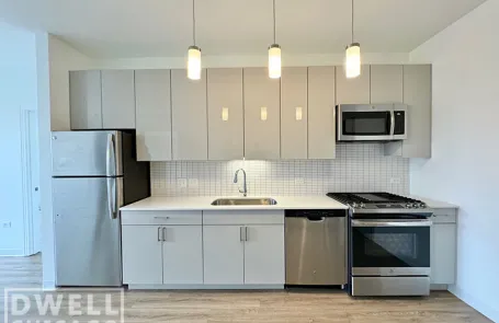 2 Bedroom West Loop Apartment