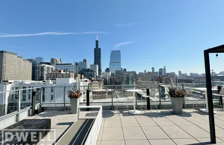 2 Bedroom West Loop Apartment