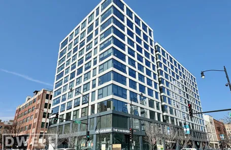 2 Bedroom West Loop Apartment