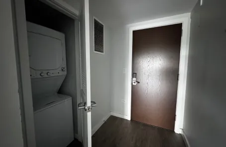 1 Bedroom Rogers Park Apartment