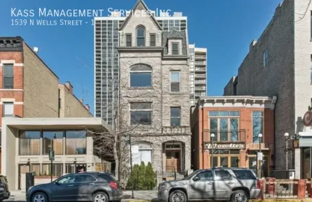 3 Bedroom Old Town Apartment