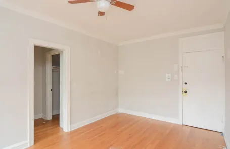 Studio Ravenswood Apartment