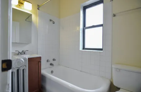Studio Ravenswood Apartment