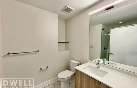 1 Bedroom West Loop Apartment