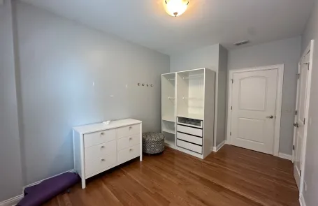 2 Bedroom Rogers Park Apartment