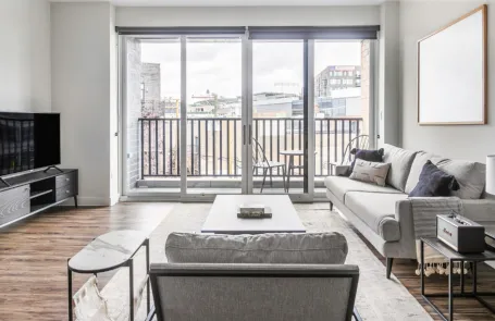 3 Bedroom Lakeview Apartment