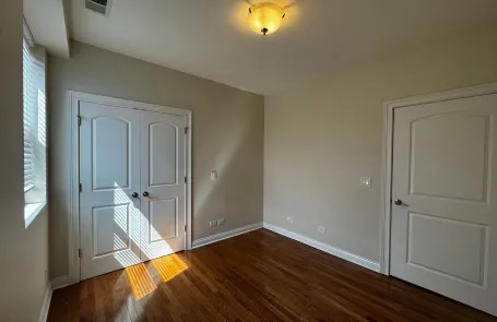 1 Bedroom Rogers Park Apartment