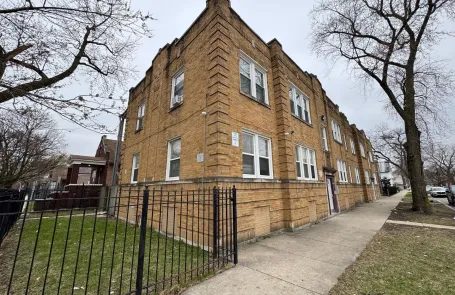 2 Bedroom Humboldt Park Apartment