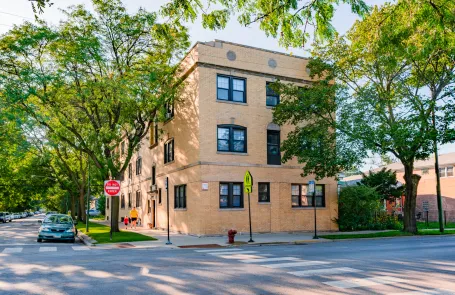 1 Bedroom Portage Park Apartment