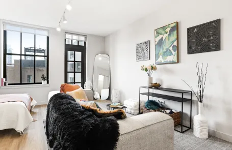 Studio Chicago Loop Apartment