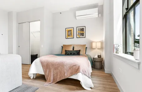 Studio Chicago Loop Apartment