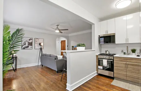 Studio Evanston Apartment