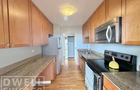 1 Bedroom Edgewater Apartment