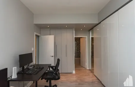 2 Bedroom Streeterville Apartment