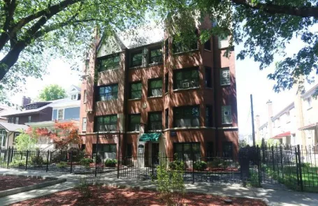 Studio Ravenswood Apartment