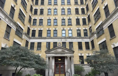 2 Bedroom Lakeview Apartment