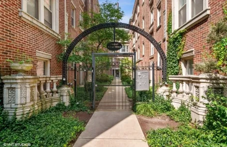 1 Bedroom Edgewater Apartment