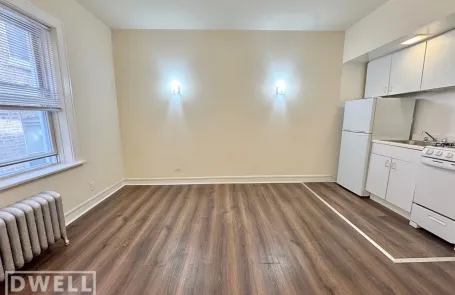 Studio Rogers Park Apartment