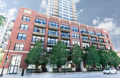 2 Bedroom West Loop Apartment