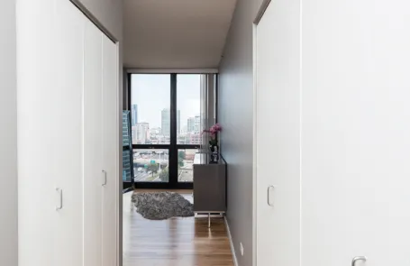2 Bedroom West Loop Apartment