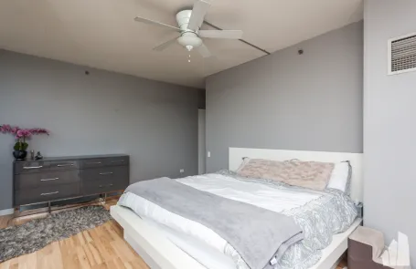 2 Bedroom West Loop Apartment