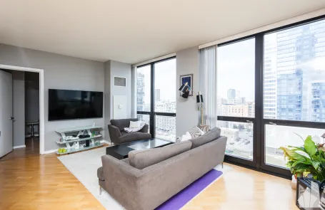 2 Bedroom West Loop Apartment