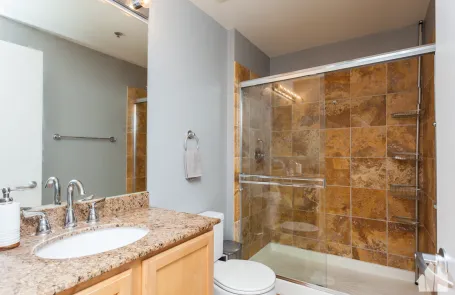 2 Bedroom West Loop Apartment