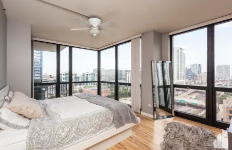 2 Bedroom West Loop Apartment