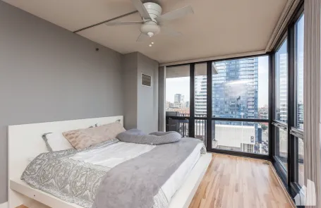 2 Bedroom West Loop Apartment