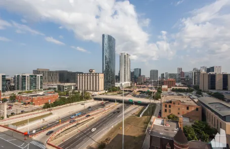 2 Bedroom West Loop Apartment