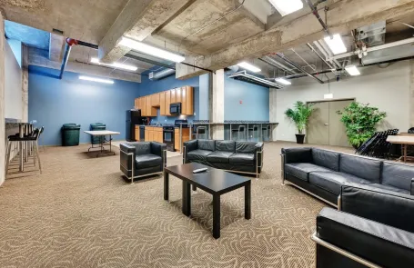 2 Bedroom West Loop Apartment