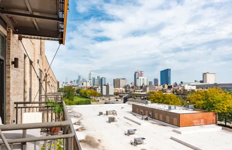 2 Bedroom Bronzeville Apartment