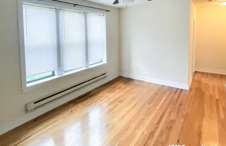 2 Bedroom Lakeview Apartment