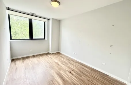 2 Bedroom Ravenswood Apartment