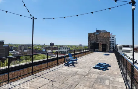 Studio Uptown Apartment