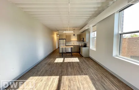 2 Bedroom Lakeview Apartment