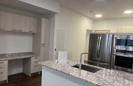 1 Bedroom Lakeview Apartment