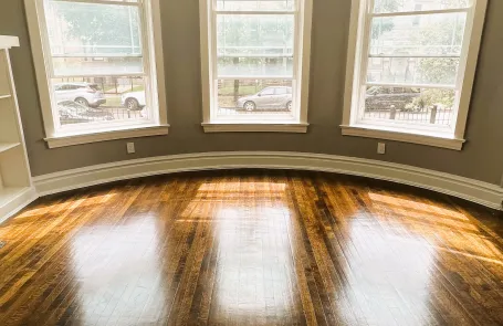 4 Bedroom Woodlawn Apartment