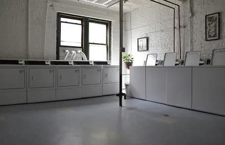 Studio Ravenswood Apartment