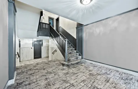 1 Bedroom Lakeview Apartment