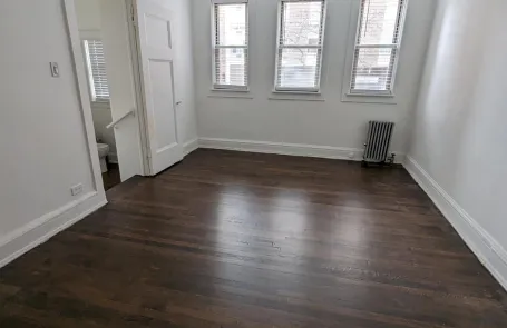1 Bedroom Lakeview Apartment
